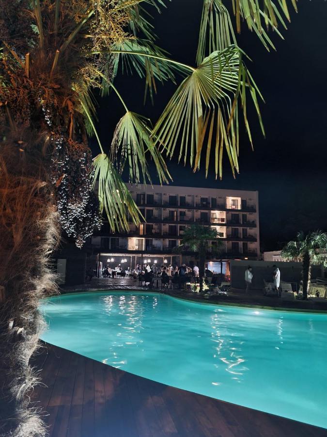 Mojo Hotel