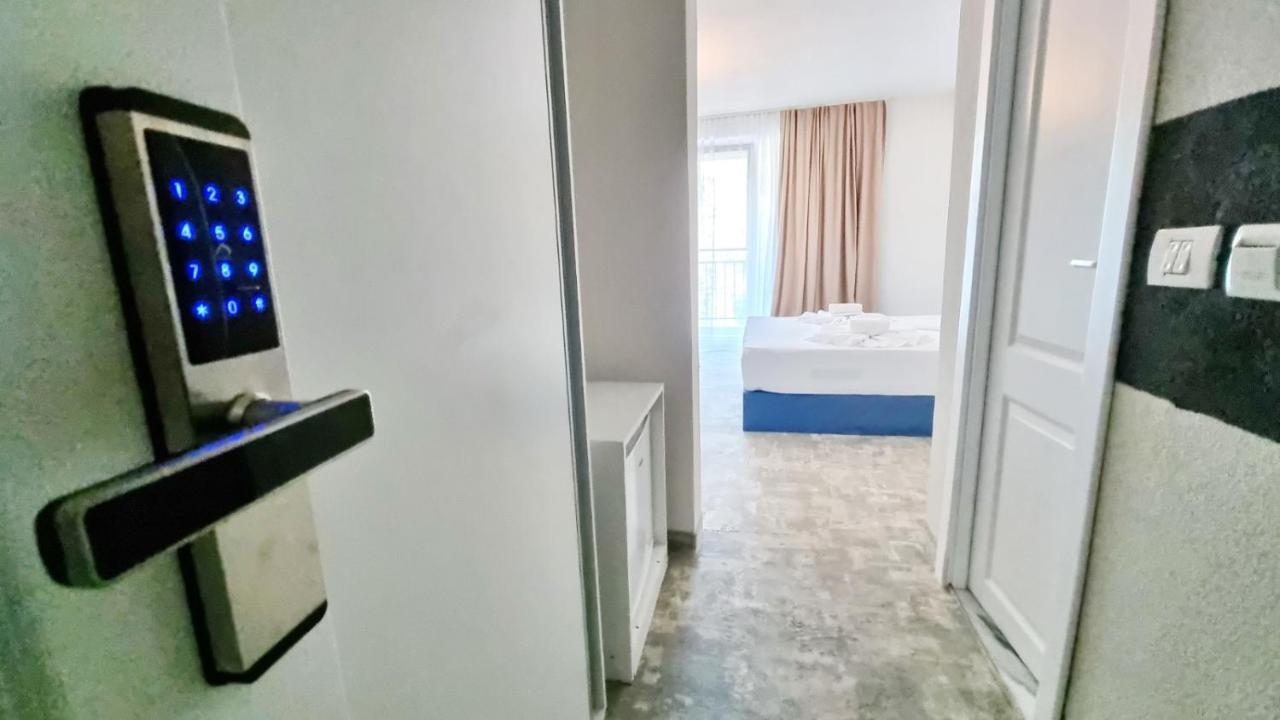 Mojo Hotel 3*