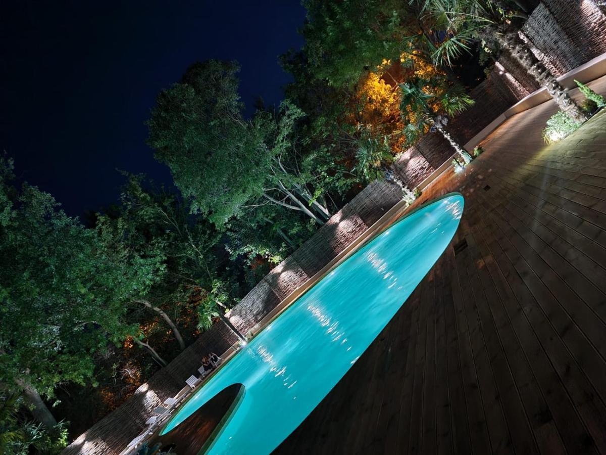 Mojo Hotel 3*